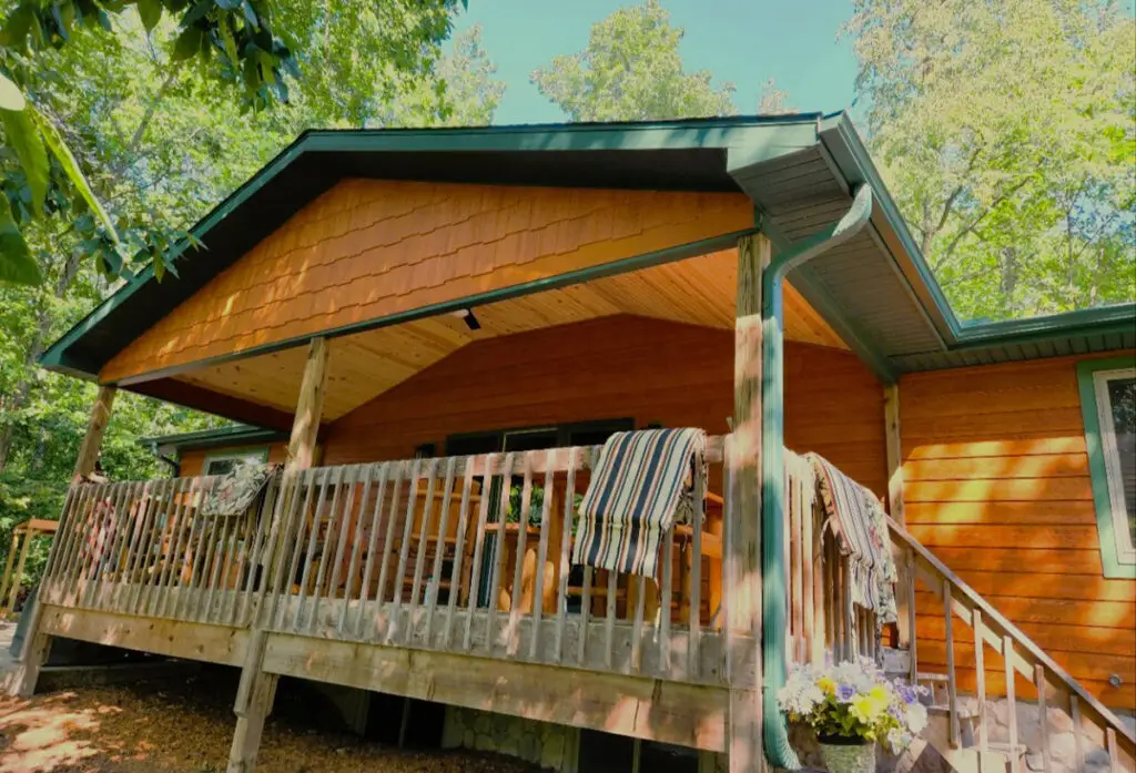 Kevin Schmitt siding image