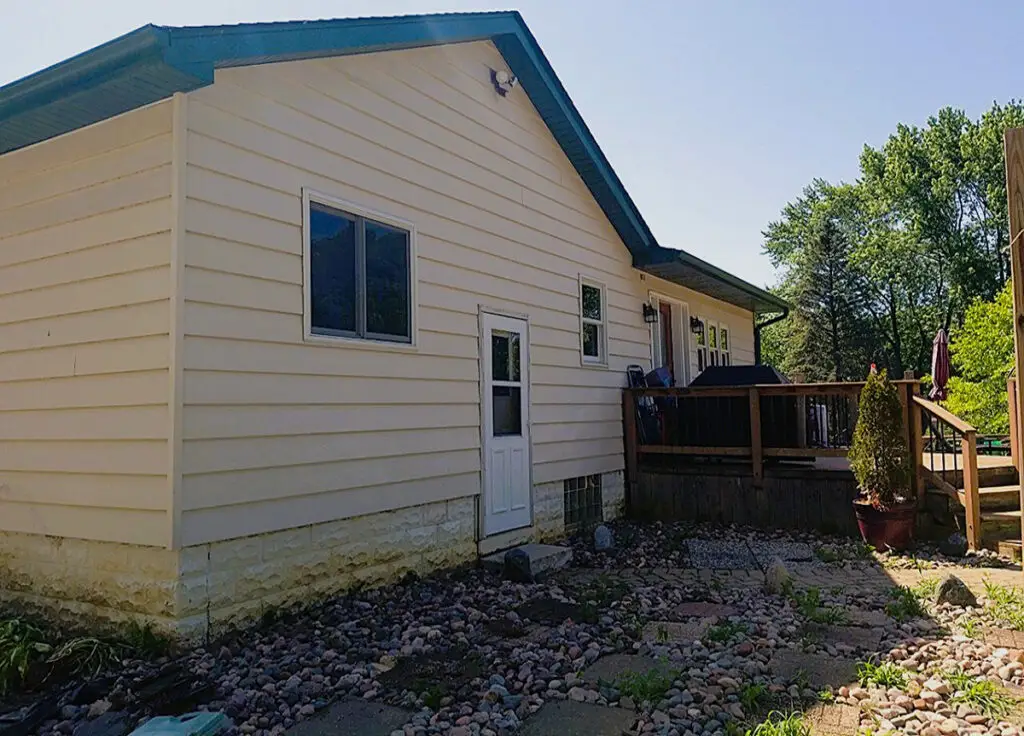 Kevin Schmitt siding image