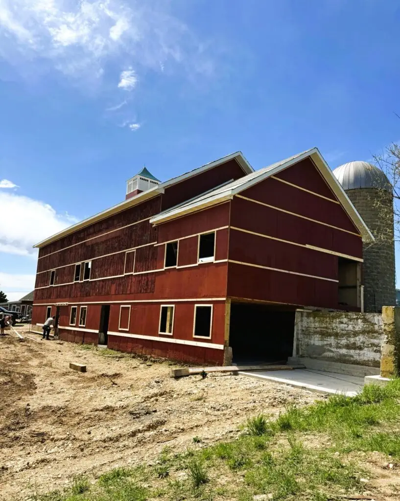 Kevin Schmitt barn image