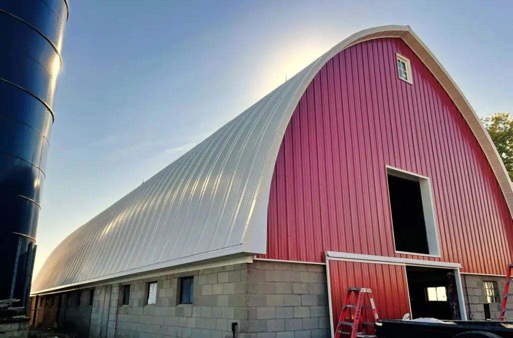 Kevin Schmitt barn image